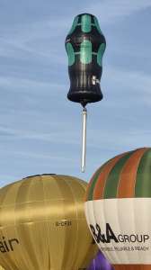 Screwdriver hot air balloon D-OWTR. Photograph by Dave