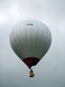 EC-KMM hot air balloon. Photograph by G Bann