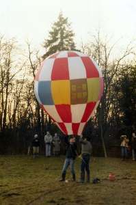 G-BJNP hot air balloon, a Rango NA-32. Photograph by Balloon Spotters Archive