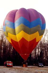 G-BKTR hot air balloon, a Cameron V-77. Photograph by Mike Clarke