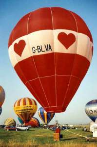 Heart hot air balloon G-BLVA, an Airtour AH-31, added to the archive 7 September 2026. Photograph by Bill Teasdale