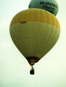 G-BLWE hot air balloon, added to the archive 27 August 2026. Photograph by Mel Kirby