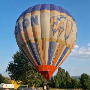 Cameron hot air balloon G-BMFU, a Cameron N-90. Photograph by Dave
