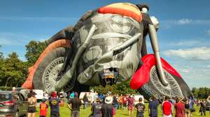 Forbes hot air balloon G-BMUN, a Cameron HARLEY-78 (motorcycle). Photograph by Dave