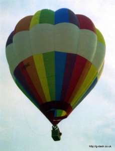G-BOHE hot air balloon, a Cameron O-120. Photograph by Andy Davey
