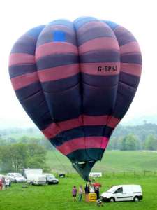 G-BPHJ hot air balloon, a Cameron V-77. Photograph by Balloon Spotters Archive
