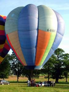 G-BSDX hot air balloon, a Cameron V-77. Photograph by Balloon Spotters Archive