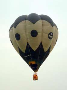 G-BSHT hot air balloon, a Cameron V-77. Photograph by Balloon Spotters Archive