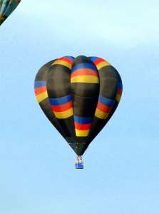 G-BSLI hot air balloon, a Cameron V-77. Photograph by Balloon Spotters Archive
