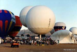 G-BSRJ hot air balloon, a Thunder AND Colt Colt AA-1050. Photograph by Mike Clarke
