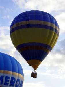 G-BTOZ hot air balloon, a Thunder AX9-120 S2. Photograph by Mark Stelling
