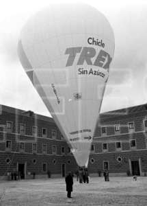 G-BTXP hot air balloon, a Cameron RX-100. Photograph by EFE Servicos
