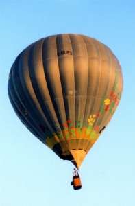 G-BUES hot air balloon, a Cameron N-77, added to the archive 7 September 2026. Photograph by Balloon Spotters Archive