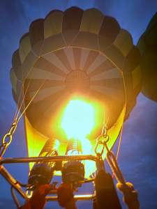 G-BUNG hot air balloon, a Cameron N-77, added to the archive 13 September 2026. Photograph by Cera168_