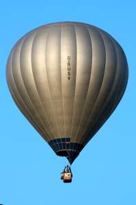 G-BUSV hot air balloon, a Thunder AND Colt Colt 105A, added to the archive 7 September 2026. Photograph by G Bann
