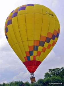 G-BVAG hot air balloon, added to the archive 27 August 2026. Photograph by Richard Gahan