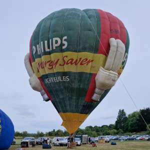 Light Bulbs hot air balloon G-BVWH, a Cameron N-90 (philips). Photograph by Dave