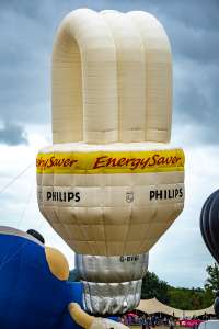 Energy Saver hot air balloon G-BVWI, a Cameron BULB-65 (light bulb). Photograph by Dave