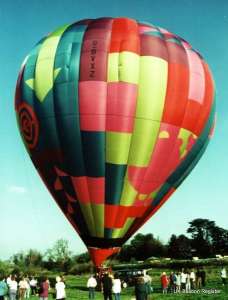 G-BVXZ hot air balloon, a Lindstrand Balloons LBL 210A, added to the archive 7 September 2026. Photograph by Mel Kirby