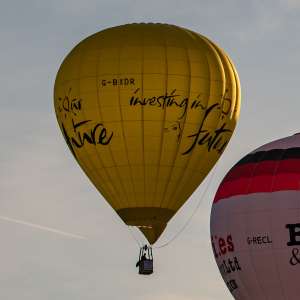 G-BXDR hot air balloon, a Lindstrand Balloons LBL 77A
