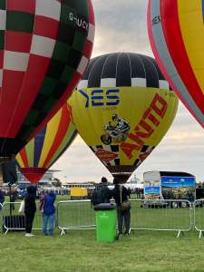 G-BXDZ hot air balloon, a Lindstrand Balloons LBL 105A, added to the archive 15 September 2026. Photograph by Cera168_