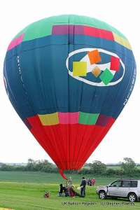 G-BXIZ hot air balloon, a Lindstrand Balloons LBL 31A, added to the archive 7 September 2026. Photograph by Stephen Powney