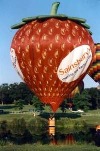 G-BXTF hot air balloon, a Cameron N-105. Photograph by Bill Teasdale