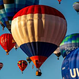 G-BYHU hot air balloon, a Cameron N-105. Photograph by Dave