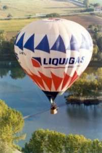 G-BYNJ hot air balloon, a Cameron N-77. Photograph by slowfly.it
