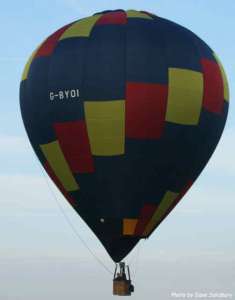 G-BYOI hot air balloon, added to the archive 27 August 2026. Photograph by Dave Salisbury