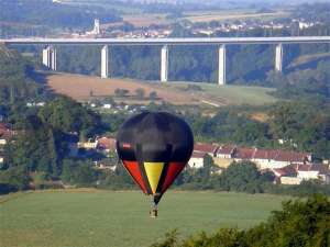 G-BZOX hot air balloon, added to the archive 27 August 2026. Photograph by Mark Stelling