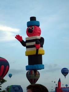 Bertie Bassett hot air balloon G-BZTS, a Cameron Bertie BASSETT-90 Special. Photograph by Balloon Spotters Archive