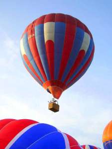 G-CBUW hot air balloon, a Cameron Z-133. Photograph by Paul Coman