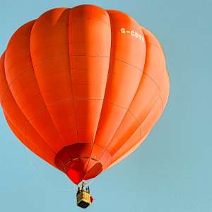 G-CDYX hot air balloon, a Lindstrand HOT AIR Balloons LBL 77B, seen at Arrow, Warwickshire, United Kingdom on 29 May 2026. Photograph by Dave