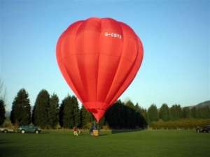 G-CDYX hot air balloon, added to the archive 27 August 2026. Photograph by Mark Stelling