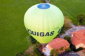 G-CEPU hot air balloon, a Cameron Z-77. Photograph by Paul Dopson