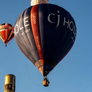Cj Hole hot air balloon G-CIHO, a Cameron Z-77. Photograph by Dave