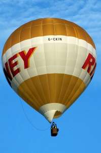 G-CKIN hot air balloon, a Lindstrand Technologies LTL Series 1-105. Photograph by Keith Sowter