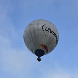 Vista hot air balloon G-CLUY, an Ultramagic M-145