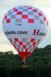 Hopdeals hot air balloon G-CMBU, a Cameron Z-90, added to the archive 7 September 2026. Photograph by G Bann