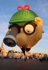 G-CMJR hot air balloon, a Cameron MR GLOBIE-105. Photograph by Bob Garnett