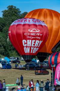 Chery hot air balloon G-CNDU, a Cameron Z-31. Photograph by Dave