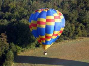 G-DAIV hot air balloon, an Ultramagic H-77. Photograph by Mark Stelling