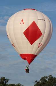G-DBGB hot air balloon, a Diamond P-50. Photograph by Bob Garnett
