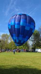 G-DBSN hot air balloon, a Diamond P-60. Photograph by Dave