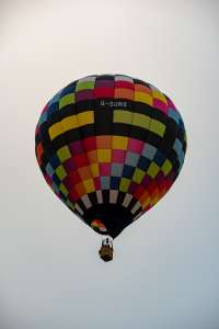 G-DUNS hot air balloon, a Lindstrand HOT AIR Balloons LBL 90A, seen at Arrow, Warwickshire, United Kingdom on 31 May 2025. Photograph by Dave