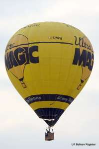 G-DWPH hot air balloon, added to the archive 27 August 2026. Photograph by Kevin Sanders