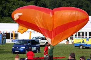 G-ERMS hot air balloon, added to the archive 27 August 2026. Photograph by Bill Teasdale