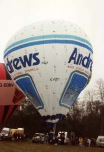 G-FZZI hot air balloon, added to the archive 27 August 2026. Photograph by Andrew Garrett