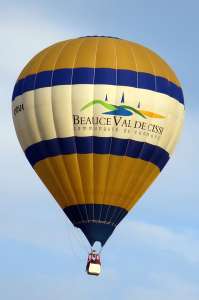 G-HDUO hot air balloon, an Ultramagic M-56. Photograph by G Bann